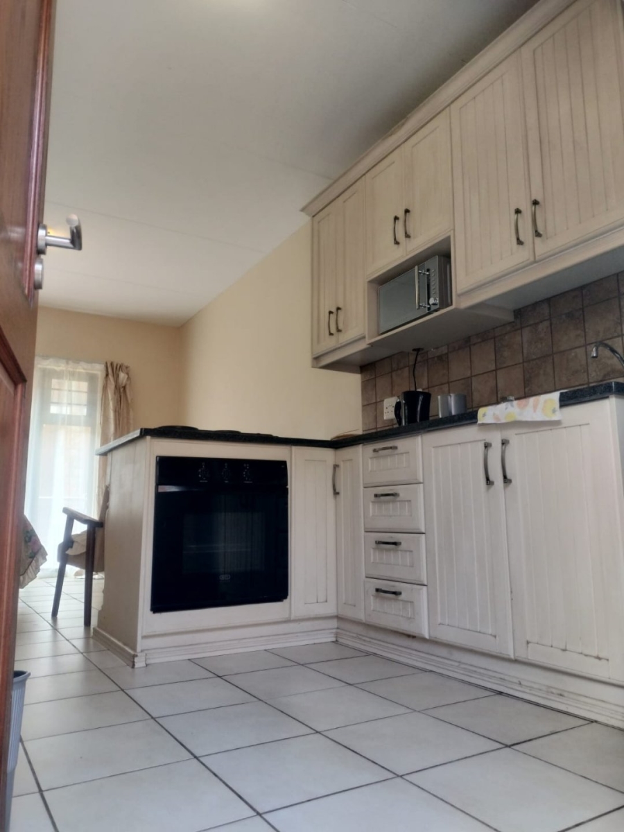 1 Bedroom Property for Sale in Vredenhof Sh Free State